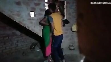 लड़के ने चोदी देहाडी बिहारी मजदूर की लुगाई