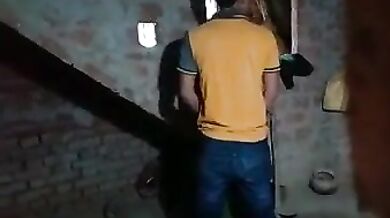 लड़के ने चोदी देहाडी बिहारी मजदूर की लुगाई
