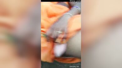 देहाती औरत खेत किनारे चुदने के लिए हुई तैयार