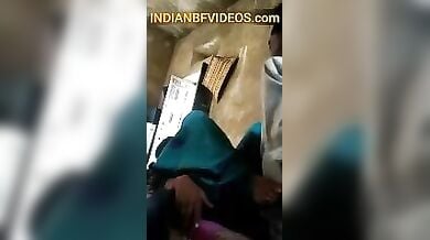 लंगड़े देवर के लंड का मजा लेती हुई चुदासी भाभी.