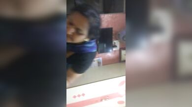 मराठी आंटी ने दिया अंकलजी को ब्लोवजोब
