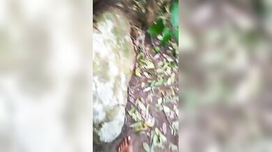 ट्यूशन क्लास बंक कर झाड़ियों में बॉयफ्रेंड का लंड चुसती लड़की