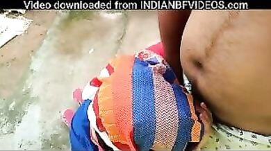 बिग बूब्स आंटी ने लंड हिलाया खुली जगह पर