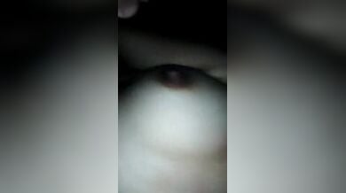 खूबसूरत गर्लफ्रैंड की घने झांटो वाली बुर चोदी