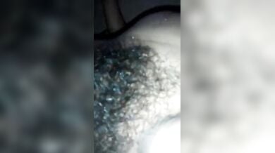 खूबसूरत गर्लफ्रैंड की घने झांटो वाली बुर चोदी