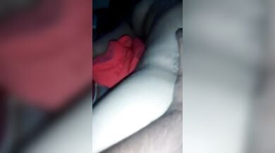 खूबसूरत गर्लफ्रैंड की घने झांटो वाली बुर चोदी