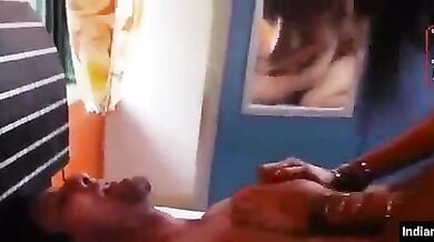 बिस्तर पर लड़की ने बॉयफ्रेंड के लंड का घोड़ा दौड़ाया!