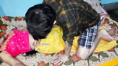 घाघरा पोल्की पहनी बीवी की ट्रिम की हुई चूत चोदी