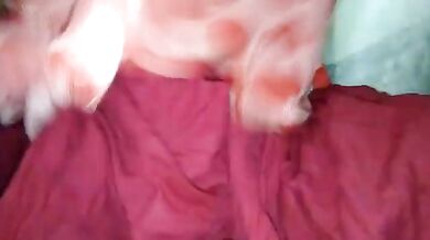 बडी गांड वाली लेडी पति के बदन पर मूती