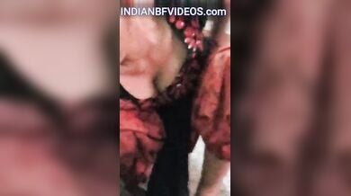 कामवाली के देसी बूब्स का क्लीवेज वीडियो