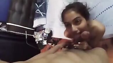 देसी लड़की की चूत में मोटा लंड डाला तो रोने लगी!