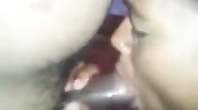 बीवी ने लंड चूस चूसकर उसका झाग निकालकर ही दम लिया!