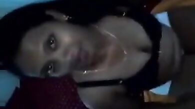 सफेद पैंटी, काली ब्रा पहनी गर्लफ्रैंड के साथ चुदाई की तैयारी