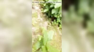 जंगल में पूरी नंगी हुई देहाती लड़की की चुदाई की तड़पन!