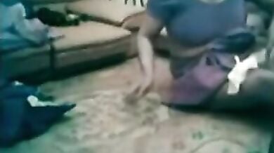 प्यासी बंगाली आंटी ने एसी रिपेर करने आये आदमी से चुदवाया