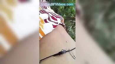 बिग गांड वाली बिहारी मुस्लिम लड़की की खेत में डौगी स्टाइल चुदाई