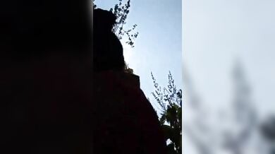 जंगल में किसिंग और बूब्स सकिंग का मजा लेती देहाती मराठी लड़की
