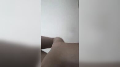 बड़ी गांड और बूब्स अमीर लड़की का नग्न देह प्रदर्शन