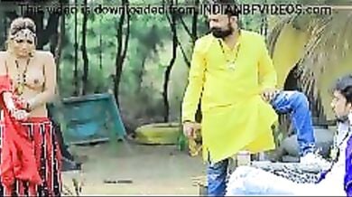 चौधरी को चूत दिखाई जोया राठोड ने – हिंदी वेब सेक्स