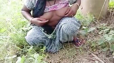 गांड मटका के खेत पर चुदी देहातन भाभी