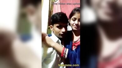 घरेलू टाइप की प्रेमिका का गजब का किसिंग और बूब्स सकिंग वीडियो
