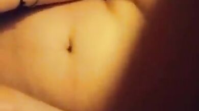 रिच इंडियन गर्ल का नंगा बदन