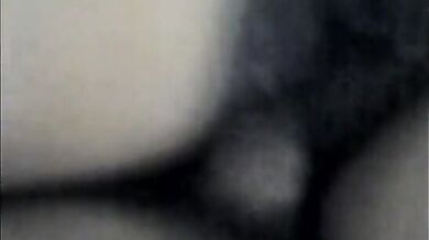 खूबसूरत गर्लफ्रेंड की चुदाई से पहले चूत खोलकर देखीं