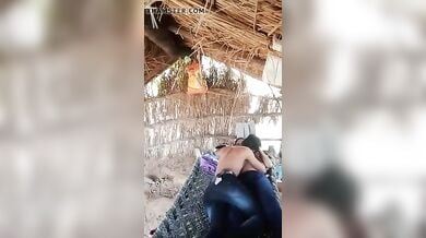 देहाती जीजा साली की दिन दहाड़े खेत में चुदाई