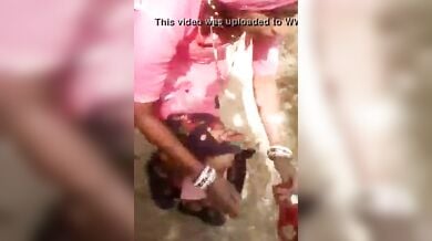 घागरा उठाकर राजस्तानी औरत ने चूत दिखाई