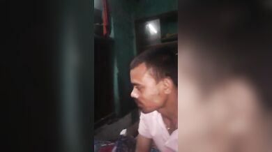 यूपी की रंडी के साथ मस्ती करते दो युवा (हिंदी ऑडियो)