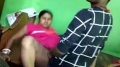 देसी भाभी को चोद कर लंड से मुठ निकाला