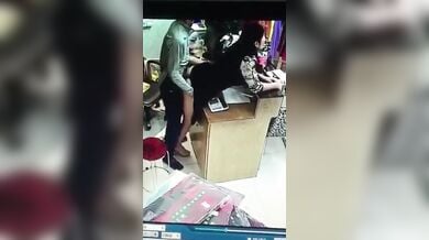 दिल्ली दुकान में नेपाली सेल्सगर्ल की चोदाचोदी