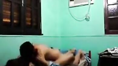 घर में अकेले १८ साल के कजिन भाई बहन की चुदाई