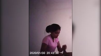 इंडियन मसाज गर्ल प्रियंका ने दी कस्टमर के लौड़े को स्पेशल सर्विस!