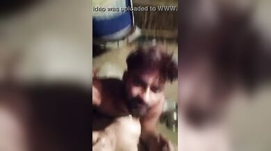 विलेज वाइफ हसबंड की झोपड़े में देसी चुदाई