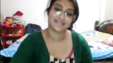 बड़ी दीदी ने दिखाया लाइव कैम पर नंगा शो