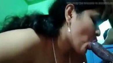 लंड चुसाई के बाद बीवी कुतिया बन चुदी