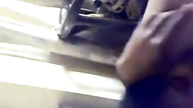 चुदाई के बाद बीएफ मासूम जीएफ को बोला ‘नंगी कुतिया!