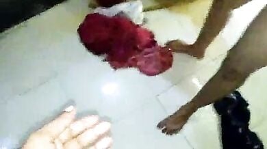 कामवाली ने लंड पर मूत के चुदवाया