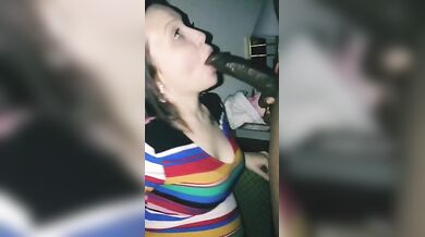 क्कोल्ड पति के सामने मोटा लंड चूसा