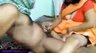 स्कुल हेडमास्टर आंटी की रंडी जैसी चुदाई