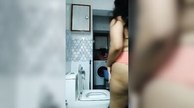 गदराई बदन वाली लड़की हुई नंगी