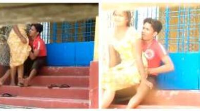 सीढ़ियों पर चुदाई करते कपल को फिल्माया