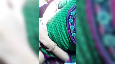 गजब की खूबसूरत जीएफ की झाँटों वाली चूत