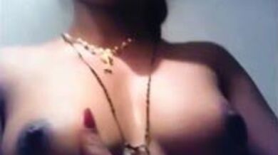 कडक बूब्स वाली तमिल भाभी का सेल्फी वीडियो