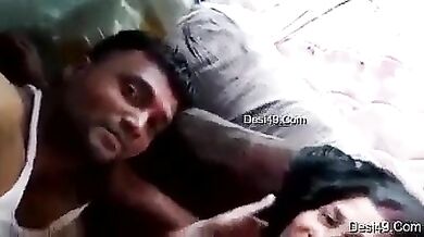 देहाती भाभी ने ब्लाउज खोलकर अपने चुचे देवर से चुसाए