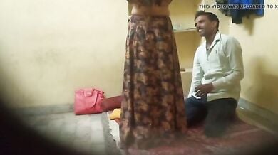 मैक्सी पोल्का उतारकर चुदाई की तैयारी में लगी लड़की