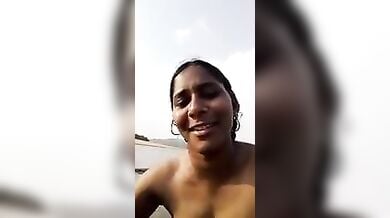 बुटलेगर और देसी भाभी ने नदी में सेक्स किया