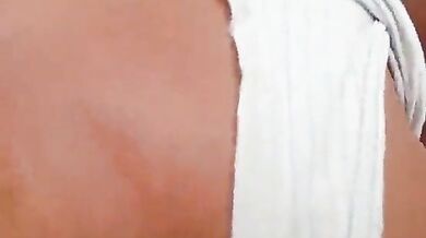 जंगल में लंड पर चूत रगड़ती भाभी