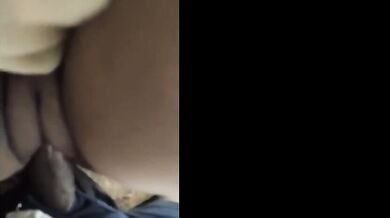 सुखी पत्तियों पर लिटाकर चोदी भाभी की फूली हुई मोटी चूत